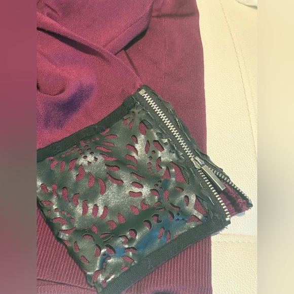 Naeem Khan 1X heavy warm maroon sweater/moto jacket w/ cutout faux leather - Picture 8 of 12